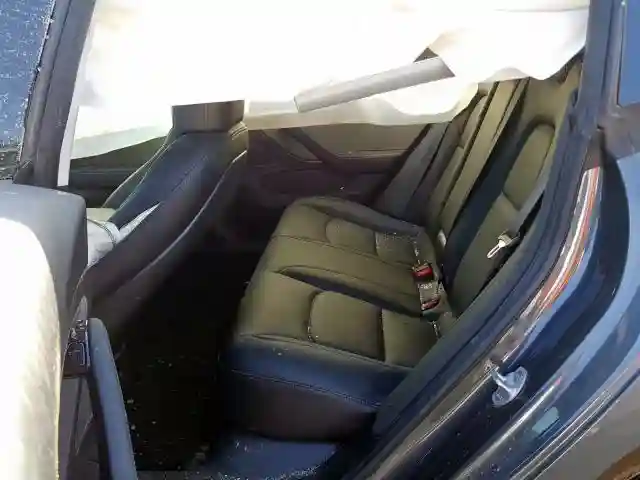 5YJ3E1EA1JF163426 2018 TESLA MODEL 3-5