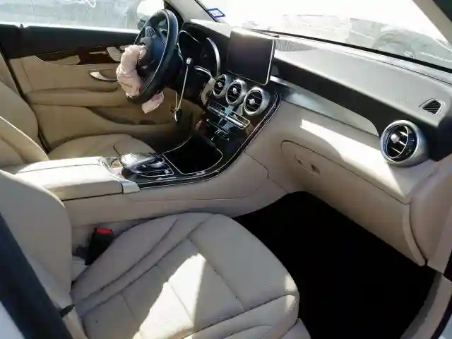 WDC0G4JBXHV006772 2017 MERCEDES-BENZ GLC 300-4