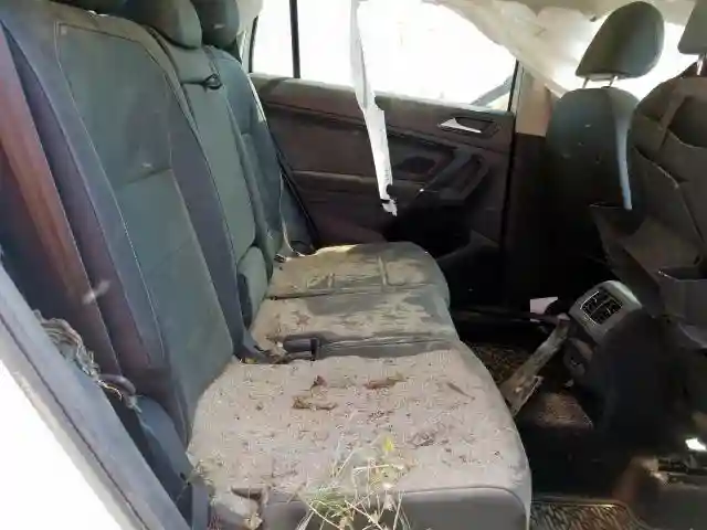 3VV2B7AX5JM215865 2018 VOLKSWAGEN TIGUAN SE-5