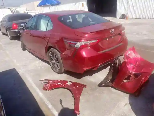4T1B11HK7JU555700 2018 TOYOTA CAMRY L-2