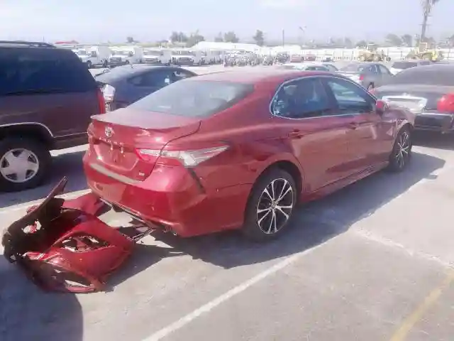 4T1B11HK7JU555700 2018 TOYOTA CAMRY L-3