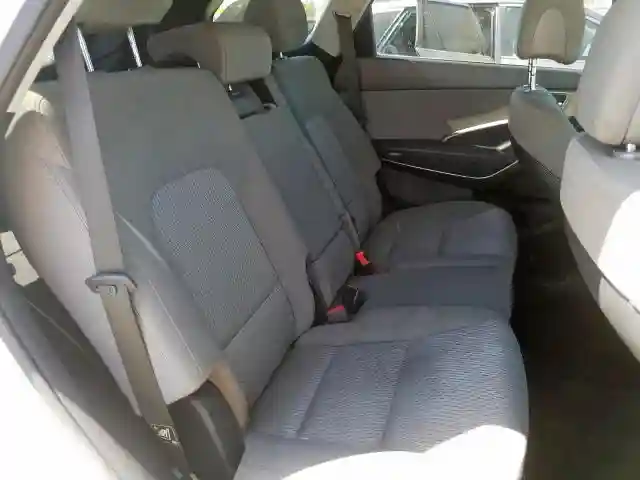 KM8SMDHFXHU171075 2017 HYUNDAI SANTA FE SE-5