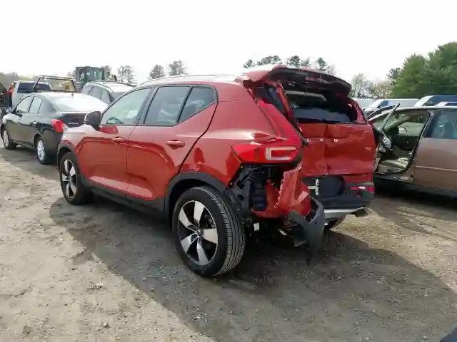 YV4AC2HK1K2045997 2019 VOLVO XC40 T4 MOMENTUM-2