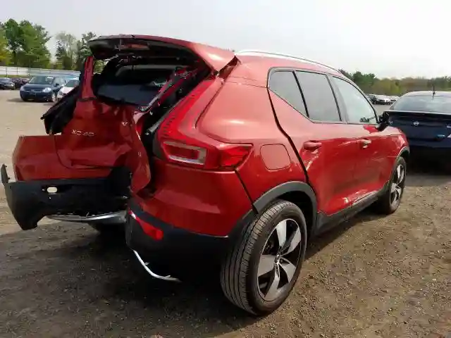 YV4AC2HK1K2045997 2019 VOLVO XC40 T4 MOMENTUM-3
