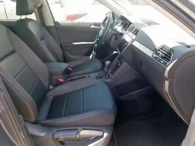 3VV3B7AX4KM157768 2019 VOLKSWAGEN TIGUAN SE-4