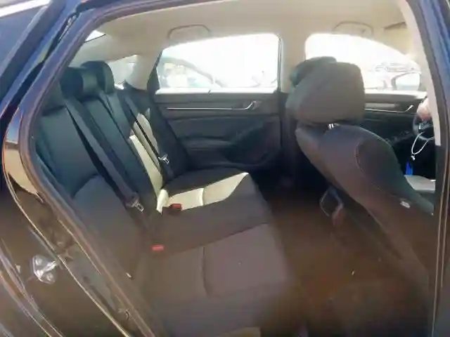 1HGCV1F17JA123828 2018 HONDA ACCORD LX-5