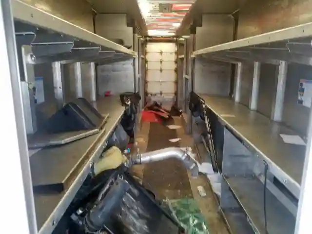4UZAARDU9HCHX8518 2017 FREIGHTLINER CHASSIS M LINE WALK-IN VAN-5