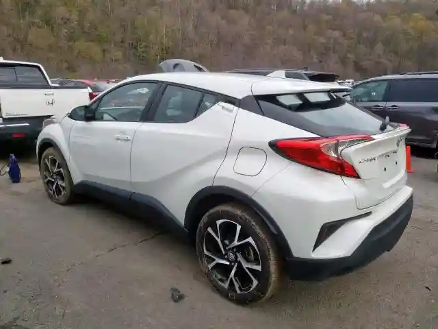 NMTKHMBX2JR050902 2018 TOYOTA C-HR XLE-2