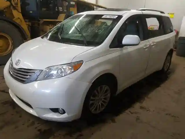 5TDYK3DC2FS675390 2015 TOYOTA SIENNA XLE-1