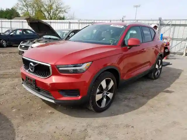 YV4AC2HK1K2045997 2019 VOLVO XC40 T4 MOMENTUM-1