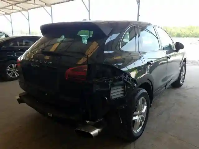 WP1AA2A29GLA04245 2016 PORSCHE CAYENNE-3