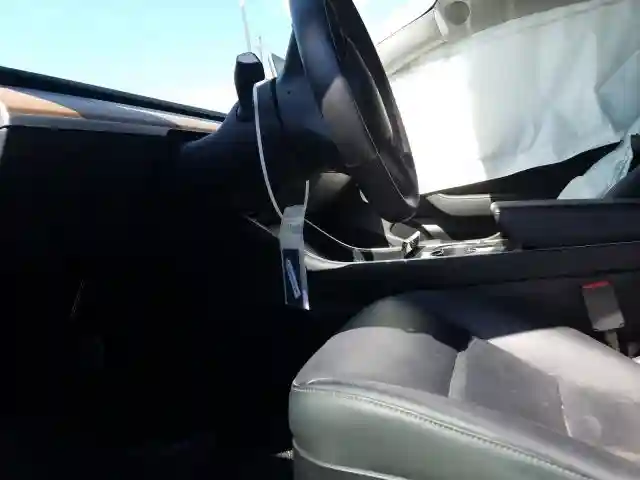5YJ3E1EA1JF163426 2018 TESLA MODEL 3-4