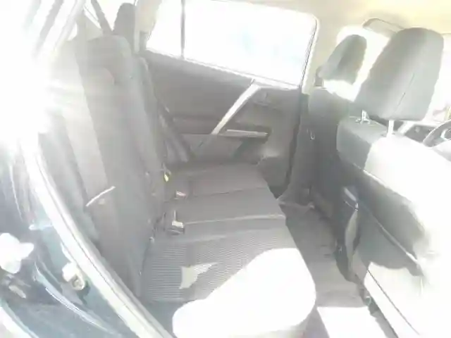 JTMZFREV6JJ749119 2018 TOYOTA RAV4 LE-5