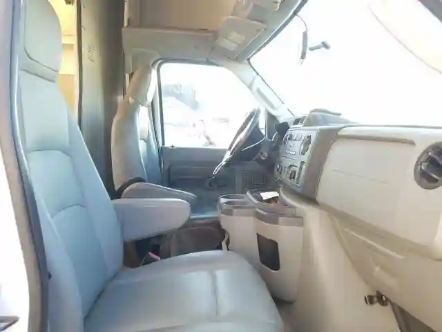 1FDWE4FLXGDC28073 2016 FORD ECONOLINE E450 SUPER DUTY CUTAWAY VAN-4