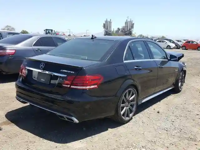 WDDHF7GB5GB247049 2016 MERCEDES-BENZ E 63 AMG-S-3