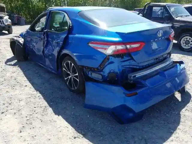 4T1B11HKXJU138619 2018 TOYOTA CAMRY L-2