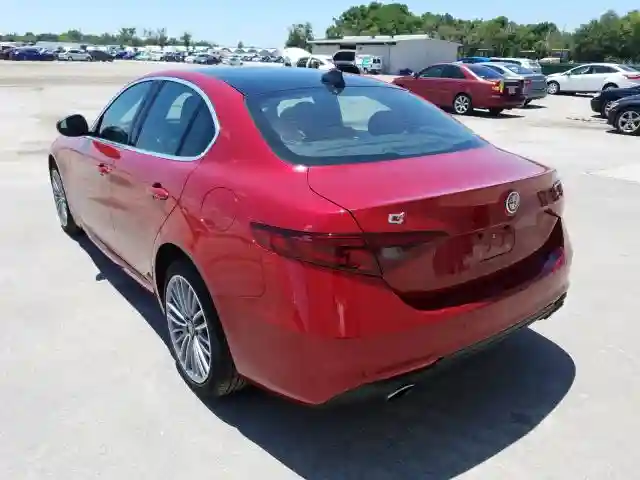 ZARFAEEN7J7585053 2018 ALFA ROMEO GIULIA TI Q4-2