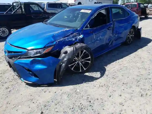 4T1B11HKXJU138619 2018 TOYOTA CAMRY L-1