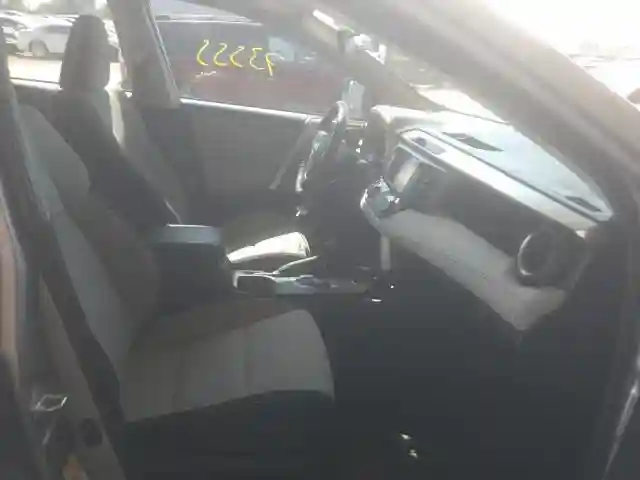 JTMRJREV7HD103028 2017 TOYOTA RAV4 HV LE-4