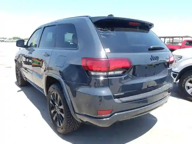 1C4RJEAG1JC380334 2018 JEEP GRAND CHEROKEE LAREDO-2