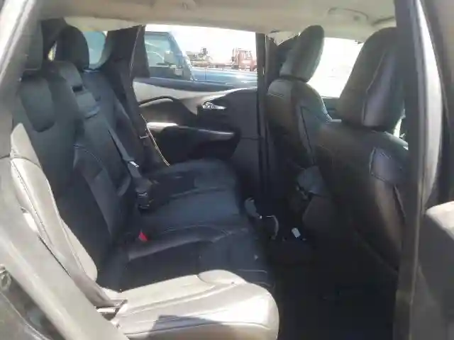 1C4PJMLXXKD280517 2019 JEEP CHEROKEE LATITUDE PLUS-5