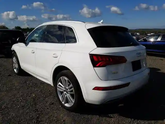 WA1BNAFY7K2094912 2019 AUDI Q5 PREMIUM PLUS-2