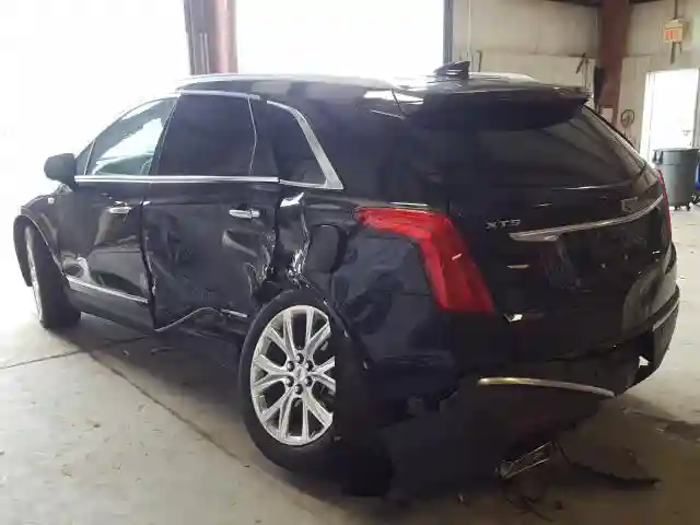 1GYKNBRS7HZ241436 2017 CADILLAC XT5 LUXURY-2