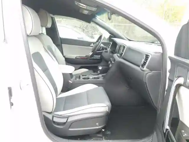 KNDPNCAC2J7477371 2018 KIA SPORTAGE EX-4