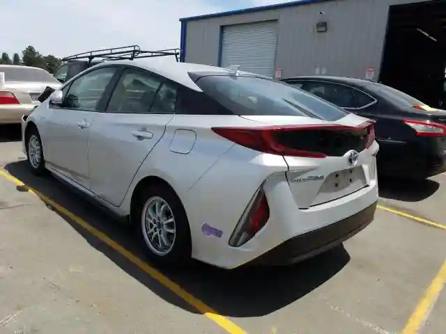JTDKARFP9J3085399 2018 TOYOTA PRIUS PRIME-2