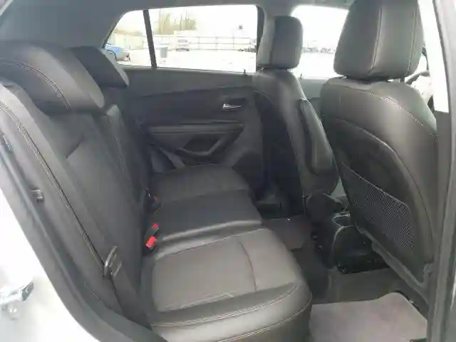 3GNCJPSB9KL306600 2019 CHEVROLET TRAX 1LT-5