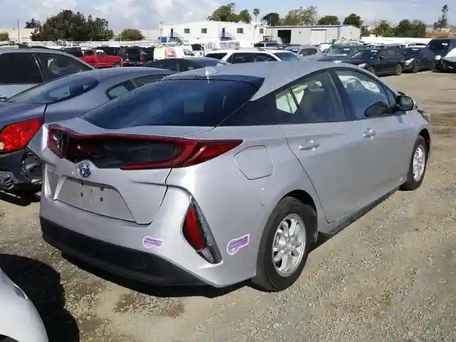 JTDKARFP9J3085399 2018 TOYOTA PRIUS PRIME-3