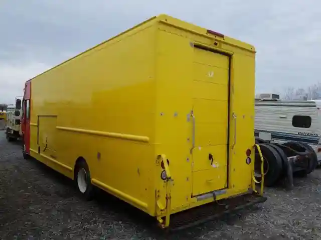4UZAARDU9HCHX8518 2017 FREIGHTLINER CHASSIS M LINE WALK-IN VAN-2