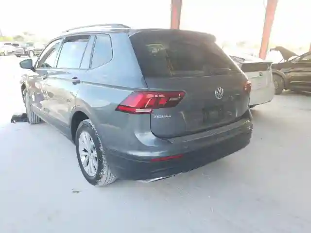 3VV1B7AX3KM182037 2019 VOLKSWAGEN TIGUAN S-2