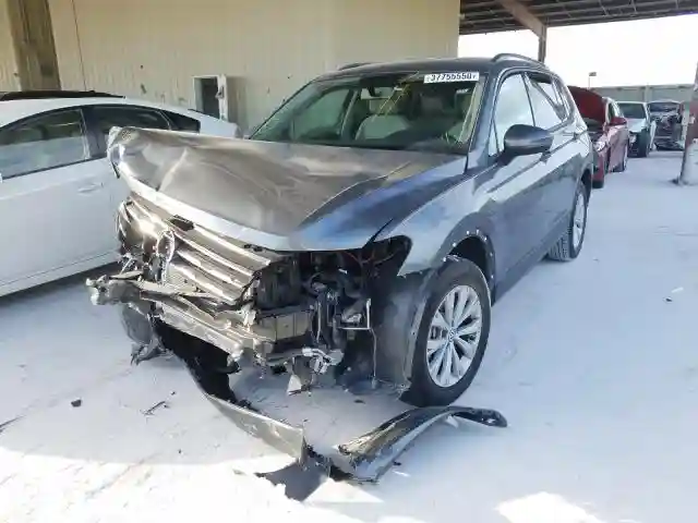 3VV1B7AX3KM182037 2019 VOLKSWAGEN TIGUAN S-1