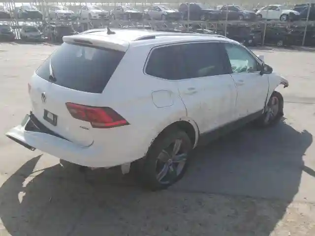 3VV4B7AX0KM072236 2019 VOLKSWAGEN TIGUAN SEL PREMIUM-3