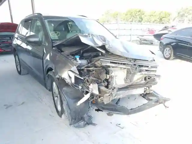 3VV1B7AX3KM182037 2019 VOLKSWAGEN TIGUAN S-0