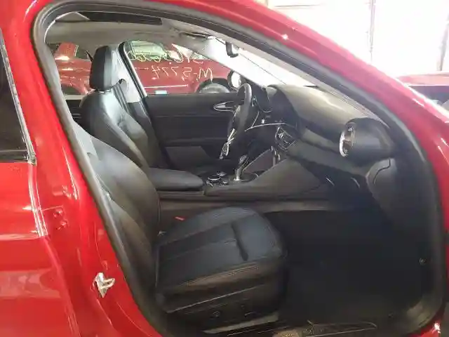 ZARFAEDN1H7542050 2017 ALFA ROMEO GIULIA Q4-4