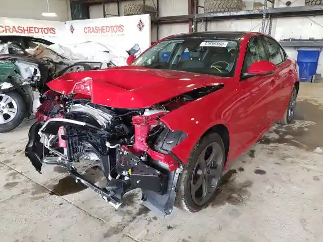 ZARFAEDN1H7542050 2017 ALFA ROMEO GIULIA Q4-1
