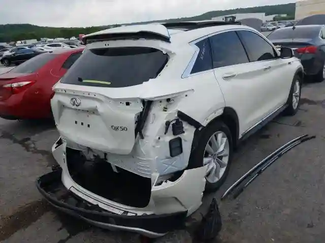 3PCAJ5M3XKF122680 2019 INFINITI QX50 ESSENTIAL-3