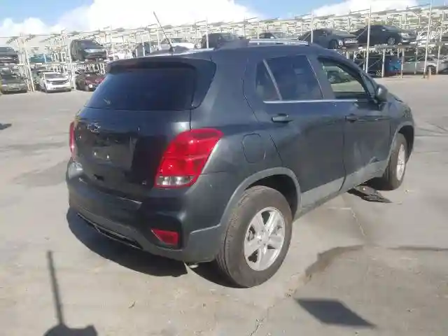 3GNCJPSB4KL260853 2019 CHEVROLET TRAX 1LT-3
