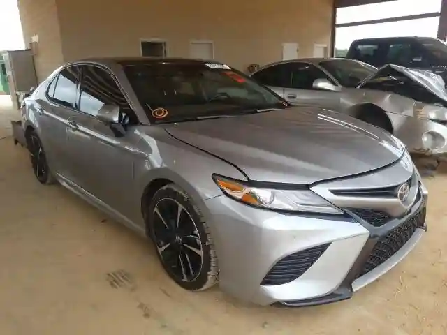 4T1BZ1HK2JU021495 2018 TOYOTA CAMRY XSE-0