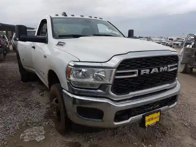 3C63RRAJ5KG660944 2019 RAM 3500 TRADESMAN-0