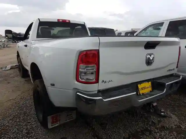 3C63RRAJ5KG660944 2019 RAM 3500 TRADESMAN-2