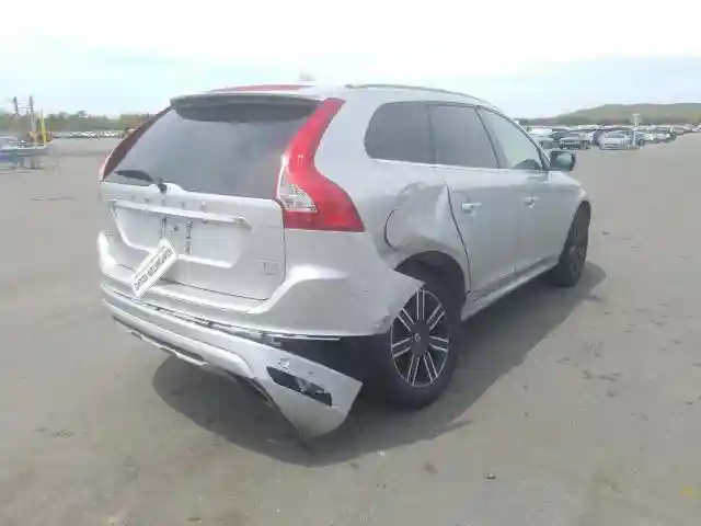 YV440MRRXH2013488 2017 VOLVO XC60 T5 DYNAMIC-3