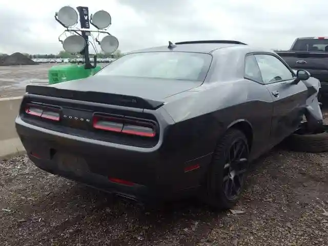 2C3CDZBT1JH256436 2018 DODGE CHALLENGER R/T-3