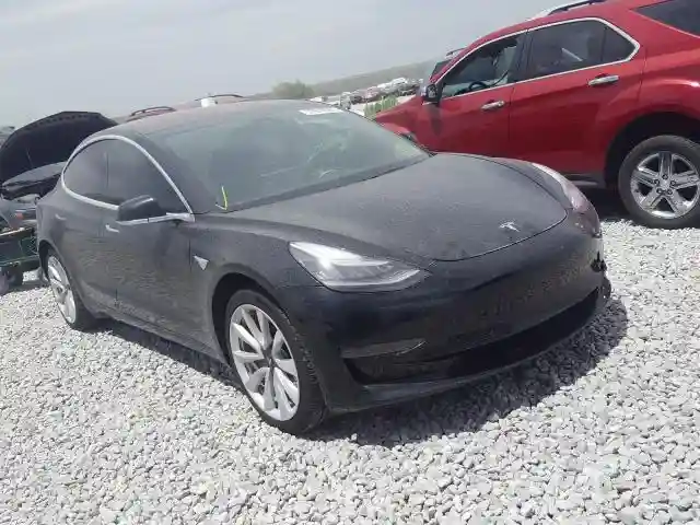 5YJ3E1EA0JF003229 2018 TESLA MODEL 3-0