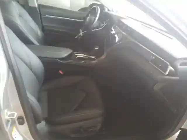 4T1BZ1HK2JU021495 2018 TOYOTA CAMRY XSE-4