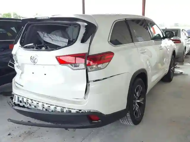 5TDZARFH3HS030415 2017 TOYOTA HIGHLANDER LE-3