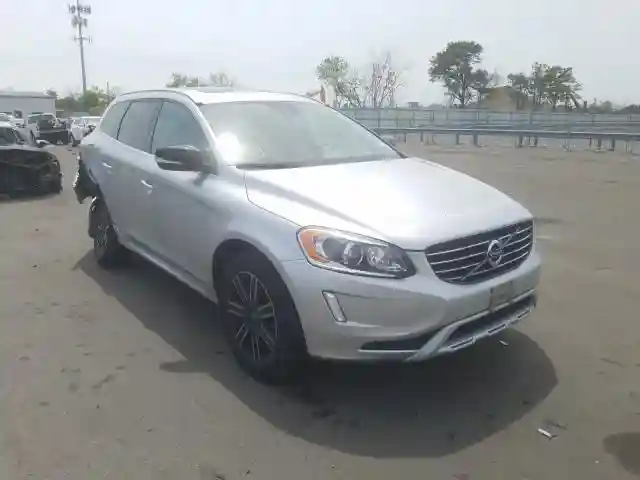 YV440MRRXH2013488 2017 VOLVO XC60 T5 DYNAMIC-0