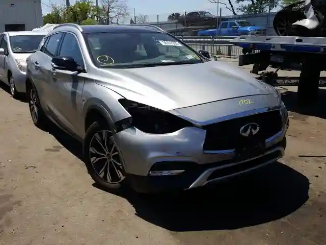 SJKCH5CR2JA055751 2018 INFINITI QX30 BASE-0